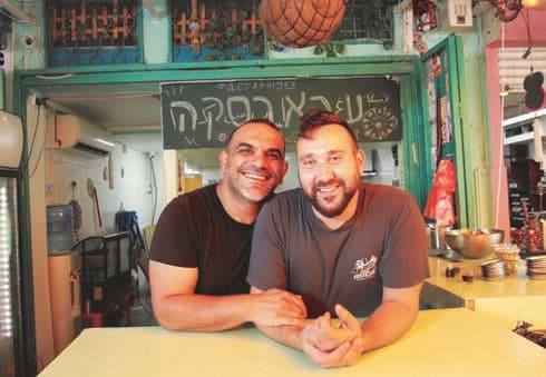 מאדב ועבד. "אמרתי לו שיסתכל עליי, על היופי שלי"