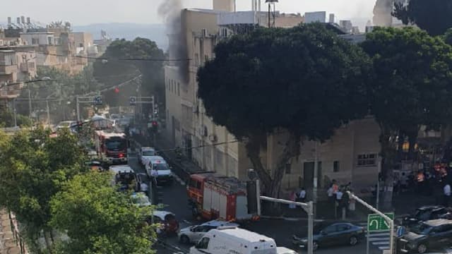 עשן עולה מהגן