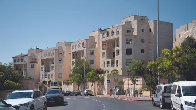 מחלקים דירות גדולות - ומגדילים הכנסות. גבעת משואה 