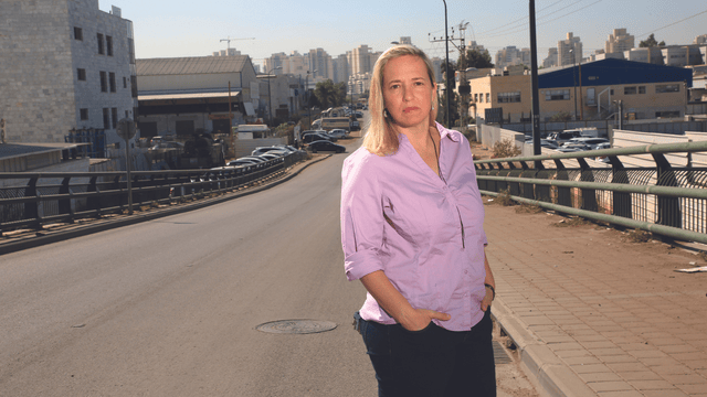 ענת זנזורי