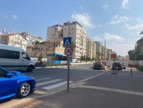 "הילדים שלנו מופקרים". המעבר ליד בית ספר יונתן