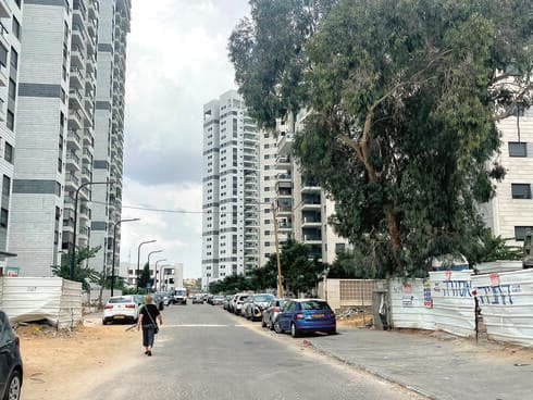 חצרות המושבה