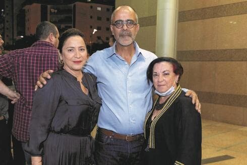מימין: אסתר אלימלך, שמוליק יפרח ועליזה מנור