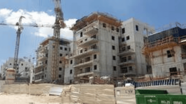 עדיין אין מוסדות חינוך ותחבורה ציבורית. שכונת מורשת