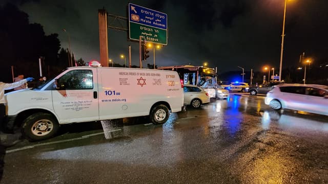 זירת התאונה בצומת רמות