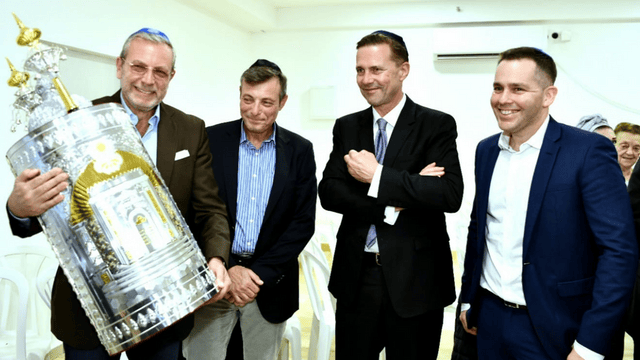 הכנסת ספר התורה בהרצליה