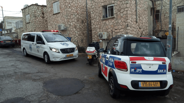 כוחות זק"א במקום האירוע בקטמון