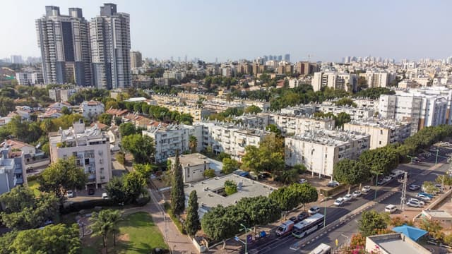 העיר פתח תקוה. "החלונות רעדו"