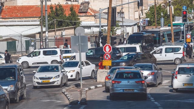 פקקים בשכונת רוממה 