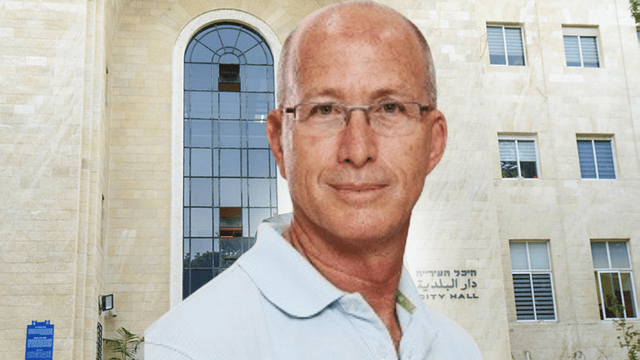 ניר מריאש בא לעירייה ניר מריאש בא לעירייה