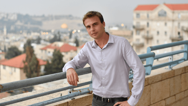  יו"ר התעוררות, אדיר שוורץ