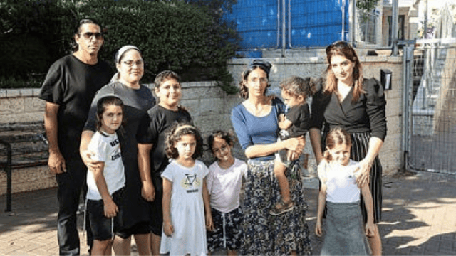 הורים שהתגייסו לתמוך במאבק הגגנות 