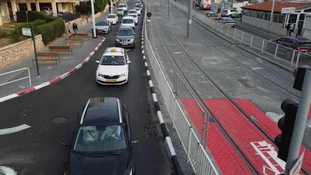 שורפים זמן בפקקים בבת ים