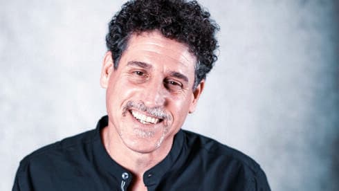 אורי שחר