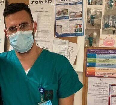 ד"ר אחמד מחנג'ה. "במקום להגן עליי - הם יצאו נגדי". (צילום: פרטי) ד"ר אחמד מחנג'ה