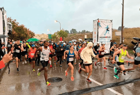 מירוץ בגשם