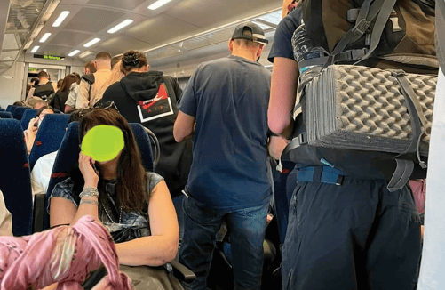 צפופים ברכבת