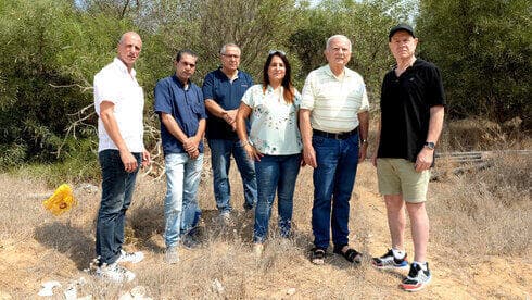 מובילי המאבק נגד המפעל (צילום: קובי קואנקס) מובילי המאבק