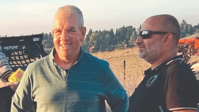איציק חולבסקי וקב"ט המועצה אליאב נהרי איציק חולבסקי וקב"ט המועצה אליאב נהרי