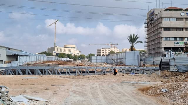 העבודות להקמת חניון הענק בתלפיות יוצאות לדרך (צילום: באדיבות חברת עדן) העבודות להקמת חניון הענק בתלפיות יוצאות לדרך