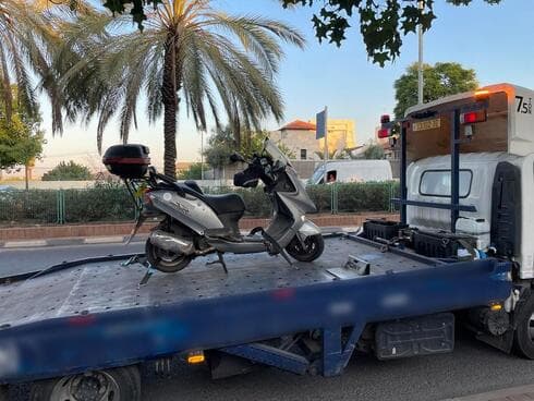 האופנוע על הגרר