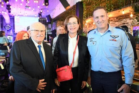 מפקד חיל האוויר הגיע כאורחו של התעשיין עזריאל דנסקי