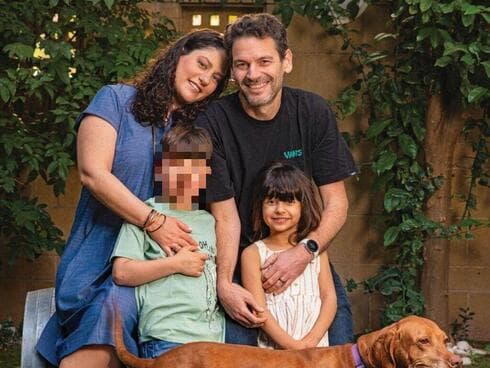 משפחת קליך־פילוסוף זמן קצר לפני האסון. תומר, ליטל, ליבי ז"ל יחד עם בנם