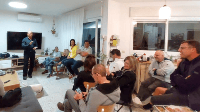 חוג בית בשכונת ורדיה