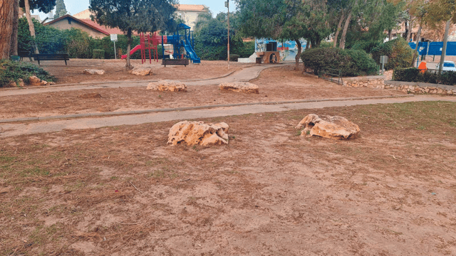 הגן לזכרו של אריאל מורי ז"ל. מצב הגן מאוד כאב למשפחה
