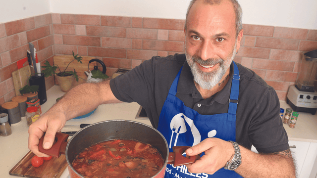 אכילס פקלריס. "אני אוהב אוכל, אפילו אובססיבי לאוכל"