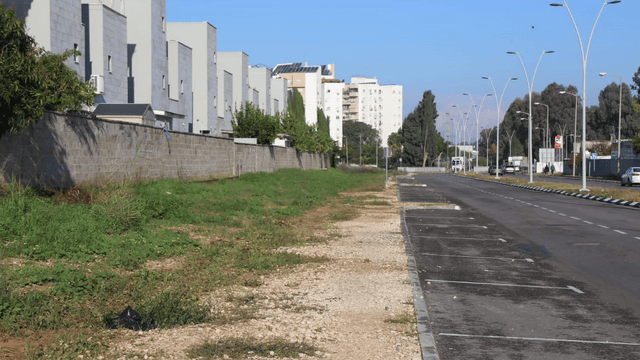 הכניסה לשכונת בית אליעזר. תשופץ
