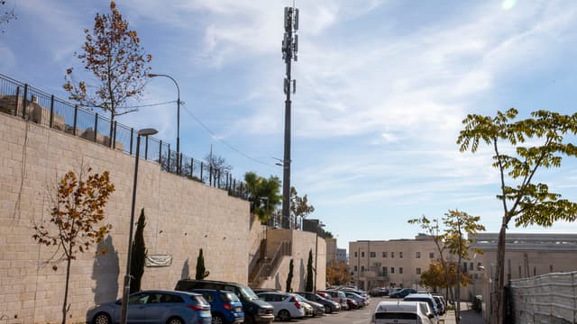 50 מטר מבית ספר. האנטנה ברחוב מירסקי 