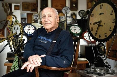 אלעזר ברקוביץ'. בונה ומתקן במו ידיו 