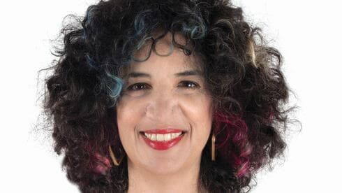 "ללוות בימים שאחרי". מיי‑רב חכמוף 