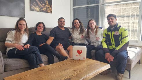 המפגש המרגש בביתו של קובי ראסן בחולון