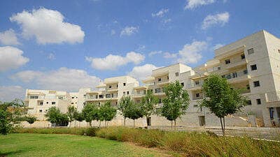 מצפון וממערב לה. שכונת הכרמים