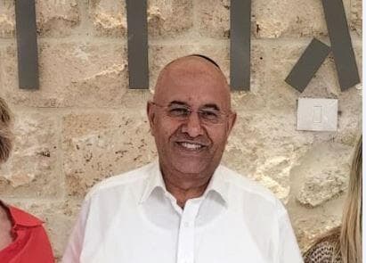 יואל גמליאל. תומך בסגירה