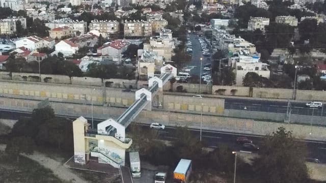 "מוטב שתגדיל את הכנסותיה". גבול בת ים־חולון