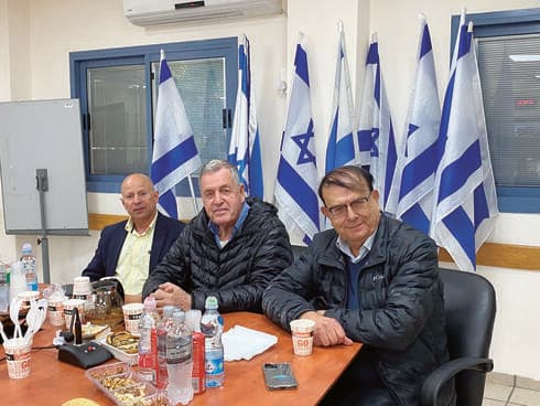 סימון אלפסי, אייל בצר ואבי אלקבץ מאבק משותף 