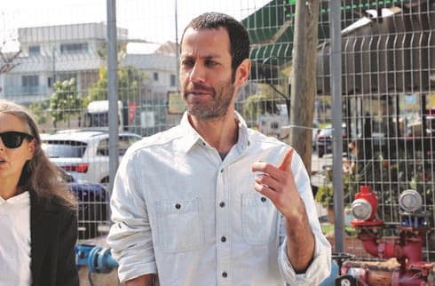 קליגר ועו"ד לסקי ביציאה מהעירייה השבוע
