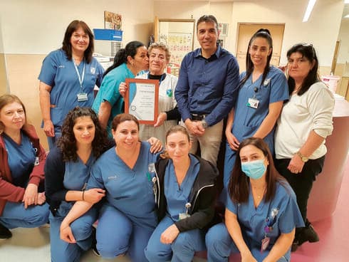 סימונה חיות מוקפת אהבה. "דוגמה ומופת לאנשים מיוחדים"