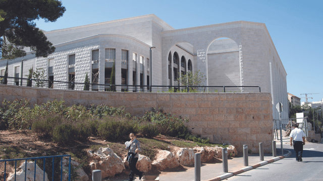 שני מגדלים של 25 קומןת. ישיבת חברון שני מגדלים של 25 קומןת. ישיבת חברון