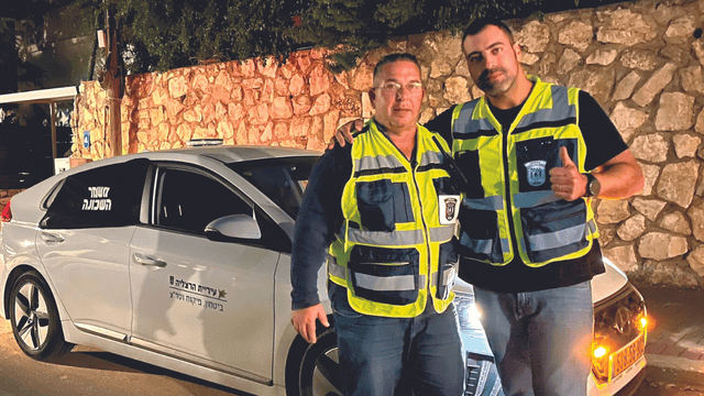 מימין: רן פסקל ומיקי ליפ בסיור הראשון