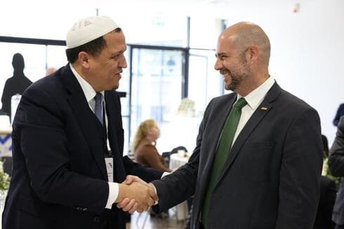 אוחנה והאימאם חסן שלגומי