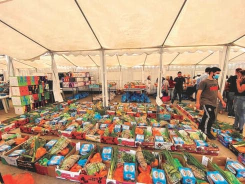 הכנת סלי מזון בעמותת חסדי ליאל (צילום: פרטי) הכנת סלי מזון בעמותת חסדי ליאל