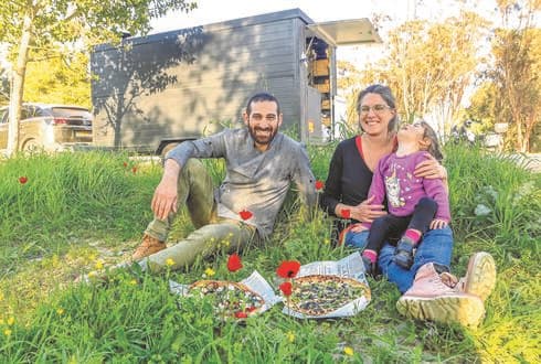 לי ברק ואריאל שרעבי. מגיעים לכל מקום שמזמינים אותם