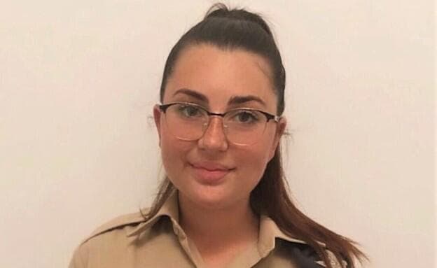פיטלוק כחיילת