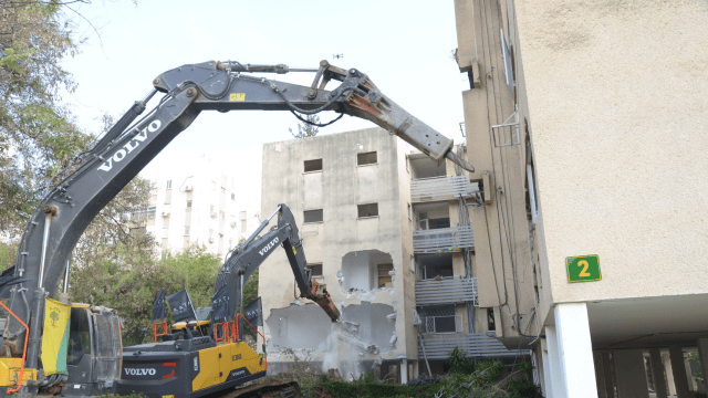 הריסת הבניינים ברחוב צה"ל