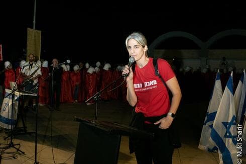 סואץ-קרני. "אופטימית יותר"