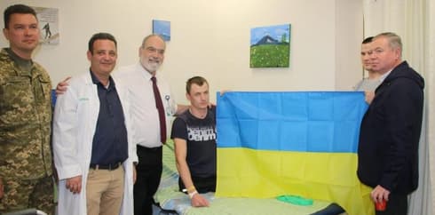 ביקור השגריר אצל החיילים בלווינשטיין